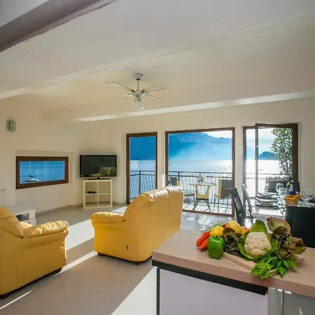 Sleeps 6