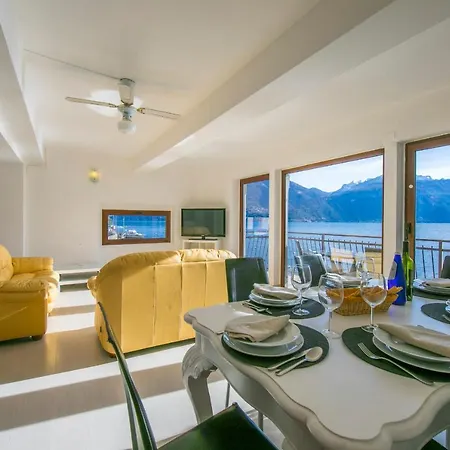 Lägenhet Sleeps 6 Menaggio