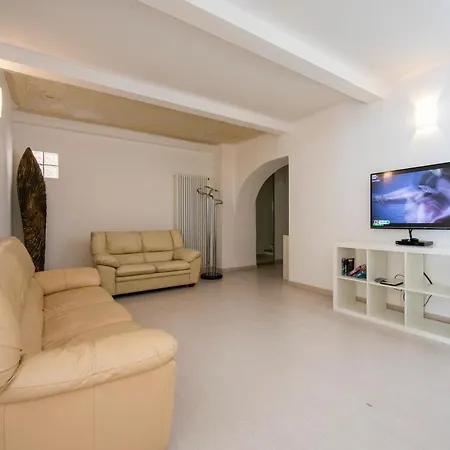 Sleeps 6 * Menaggio